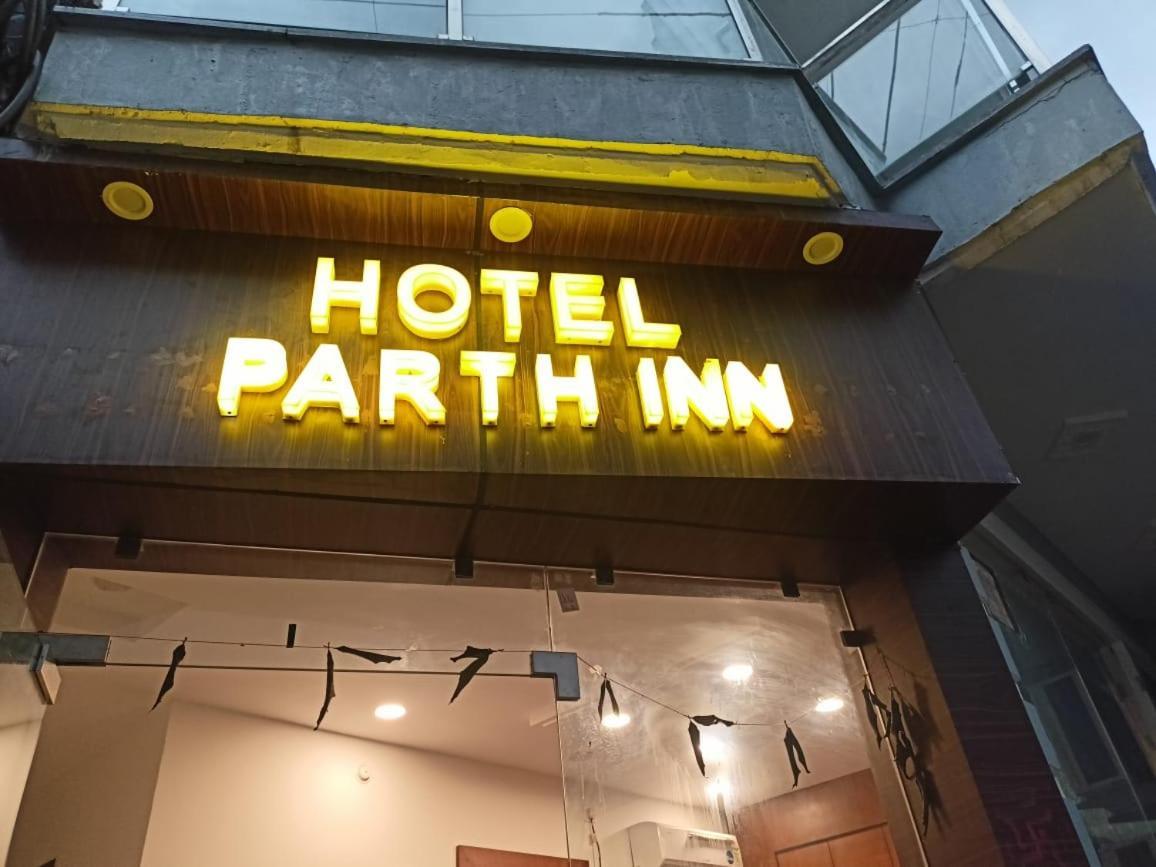 Hotel Parth Inn Risikés Kültér fotó
