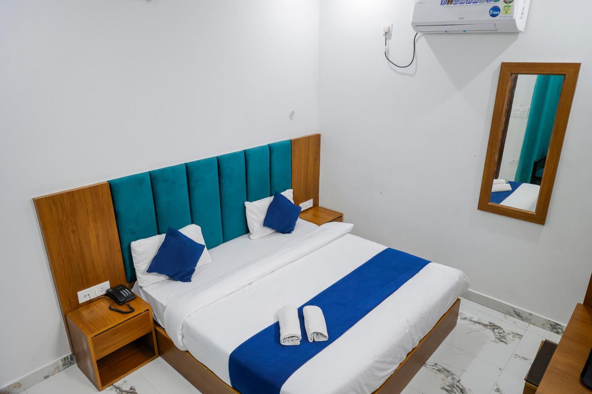 Hotel Parth Inn Risikés Kültér fotó