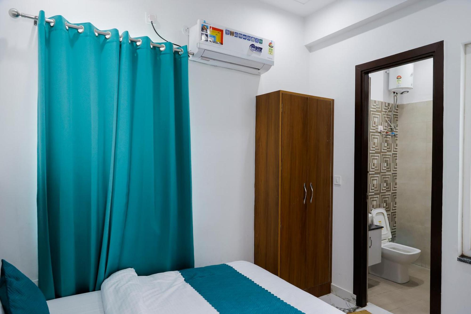 Hotel Parth Inn Risikés Kültér fotó