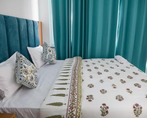 Hotel Parth Inn Risikés Kültér fotó
