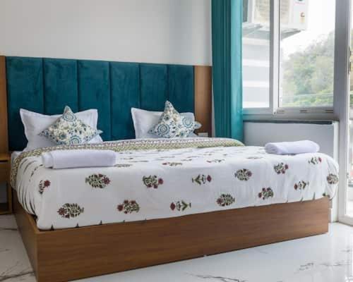 Hotel Parth Inn Risikés Kültér fotó