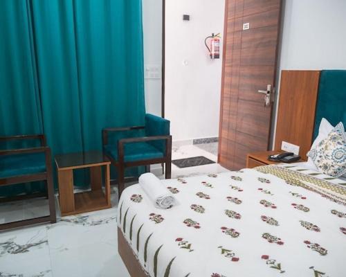 Hotel Parth Inn Risikés Kültér fotó